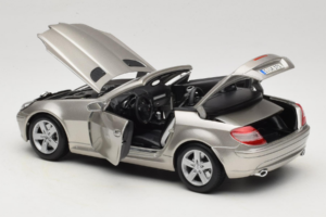 Mercedes SLK R171 Bronze Clair Métallisé Maisto 1:18 31674-R1 Métal — image 5 sur 8