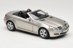 Mercedes SLK R171 Bronze Clair Métallisé Maisto 1:18 31674-R1 Métal — image 6 sur 8
