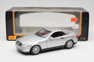 Mercedes SLK R170 Roadster Argent Maisto 1:18 31674 Métal — image 2 sur 9