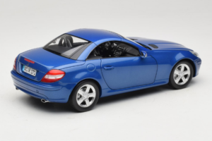 Mercedes SLK R171 Blue Metallic Minichamps 1:18 100033131 Métal — image 4 sur 11