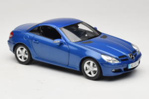 Mercedes SLK R171 Blue Metallic Minichamps 1:18 100033131 Métal — image 9 sur 11