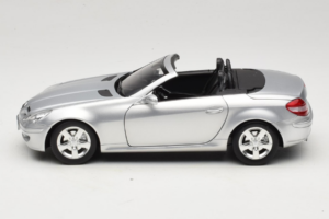 Mercedes SLK R171 Argent Minichamps 1:18 B66962318 Métal — image 4 sur 9