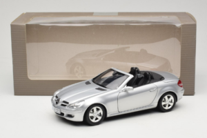 Mercedes SLK R171 Argent Minichamps 1:18 B66962318 Métal — image 9 sur 9