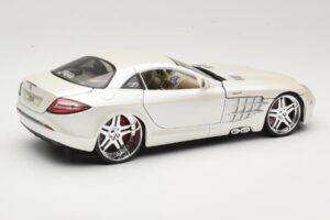 Mercedes SLR McLaren C199 Blanc Maisto 1:18 31068 Métal — image 3 sur 8
