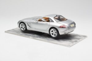 Mercedes SLR Vision Argent Édition Limitée Avec Socle en Aluminium Bburago 1:18 B66962102 Métal — image 7 sur 8