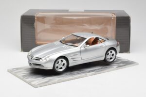 Mercedes SLR Vision Argent Édition Limitée Avec Socle en Aluminium Bburago 1:18 B66962102 Métal — image 8 sur 8