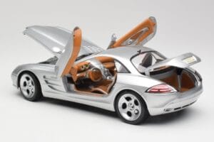 Mercedes SLR Vision Liquid Argent Maisto 1:18 B66962101 Métal — image 5 sur 8