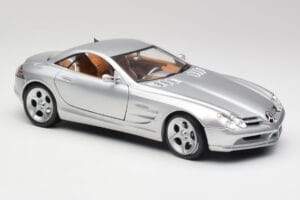 Mercedes SLR Vision Liquid Argent Maisto 1:18 B66962101 Métal — image 6 sur 8