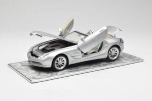 Mercedes SLR Vision Roadster Liquid Argent Maisto 1:18 B66963208 Métal — image 2 sur 8