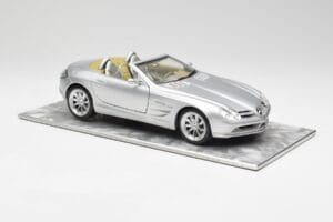 Mercedes SLR Vision Roadster Liquid Argent Maisto 1:18 B66963208 Métal — image 6 sur 8