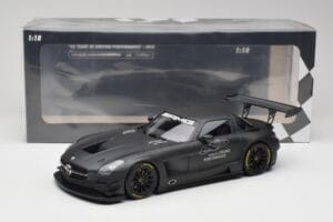 Mercedes AMG SLS C197 GT3 45 Ans de Driving Performance Minichamps 1:18 151133100 Métal — image 6 sur 6