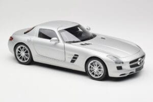 Mercedes SLS AMG C197 Iridium Argent Minichamps 1:18 100039026 Métal — image 6 sur 8