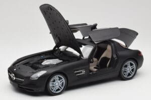 Mercedes SLS AMG C197 Matte Black Minichamps 1:18 100039027 Métal — image 2 sur 8