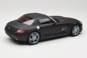 Mercedes SLS AMG C197 Matte Black Minichamps 1:18 100039027 Métal — image 3 sur 8