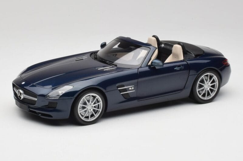 Mercedes SLS AMG R197 Roadster South Seas Bleu Minichamps 1:18 100039031 Métal