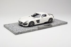 Mercedes Brabus SLS AMG 700 Biturbo Pearl Blanc Minichamps 1:18 107032020 Métal