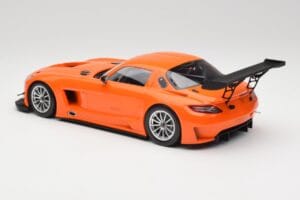 Mercedes SLS AMG GT3 C197 Street Orange Minichamps 1:18 151113105 Métal — image 5 sur 6