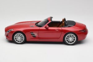 Mercedes SLS AMG R197 Roadster Le Mans Rouge Minichamps 1:18 100039030 Métal — image 4 sur 8