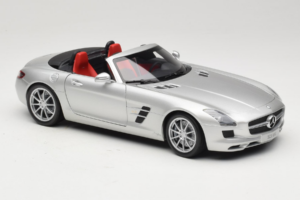 Mercedes SLS AMG Roadster Iridium Argent Minichamps 1:18 B66960078 Métal — image 6 sur 8
