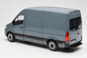 Mercedes Sprinter W907 Bleu Gris Norev 1:18 183423 Métal — image 6 sur 7