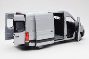 Mercedes Sprinter W907 Argent Norev 1:18 183424 Métal — image 2 sur 8