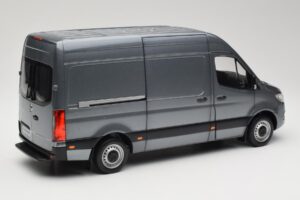 Mercedes Sprinter W907 Fourgon Selenite Grey Metallic Norev 1:18 B66004163 Métal — image 3 sur 8