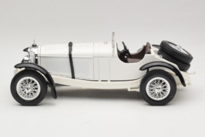Mercedes SSK Blanc Bburago 1:18 3009-P3 Métal — image 3 sur 6