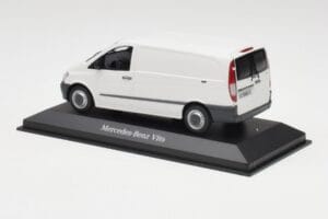 Mercedes Vito Arctic Blanc Minichamps 1:43 B66960524 Métal — image 3 sur 4