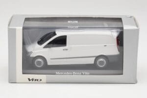Mercedes Vito Arctic Blanc Minichamps 1:43 B66960524 Métal — image 4 sur 4