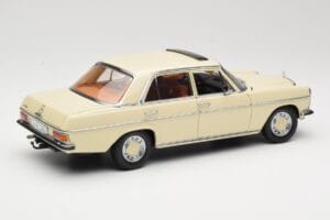 Mercedes W115 Strich 8 Crème Sun Star 1:18 4581 Métal — image 3 sur 8