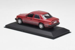 Mercedes 300D W124 Rouge Minichamps 1:43 3209 Métal — image 3 sur 4
