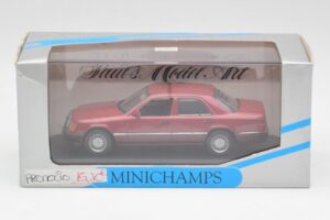 Mercedes 300D W124 Rouge Minichamps 1:43 3209 Métal — image 4 sur 4