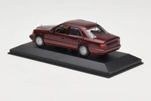 Mercedes W124 Dark Red Metallic Minichamps 1:43 MB002 Métal — image 3 sur 4