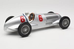 Mercedes W125 #6 Daimler-Benz AG R. Caracciola 2nd Place Eifel Race Nurburgring 1937 Minichamps 1:18 155373106 Métal — image 2 sur 6