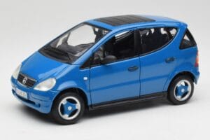 Mercedes A-Class W168 Azure Bleu Maisto 1:18 50311 Métal
