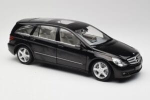 Mercedes R-Class W251 Obsidian Noir Minichamps 1:18 150034601 Métal — image 6 sur 8