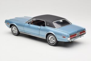 Mercury Cougar XR-7 Bleu Sun Star 1:18 1562 Métal — image 7 sur 8