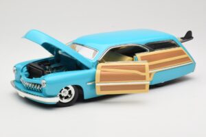 Mercury Merc Woodie Bleu Hot Wheels 1:18 27806 Métal — image 2 sur 8