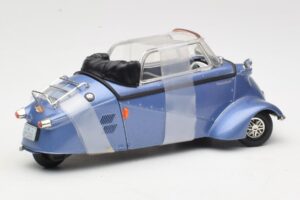 Messerschmitt KR200 Bleu Revell 1:18 08944 Métal — image 2 sur 6