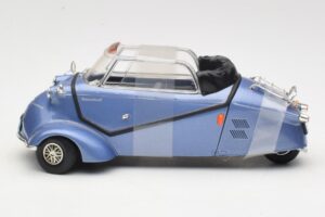 Messerschmitt KR200 Bleu Revell 1:18 08944 Métal — image 3 sur 6
