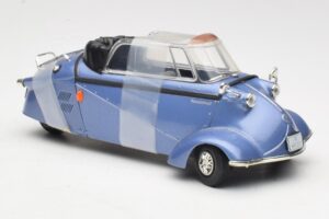 Messerschmitt KR200 Bleu Revell 1:18 08944 Métal — image 4 sur 6