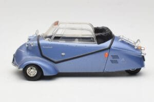 Messerschmitt KR201 Roadster Bleu Revell 1:18 08966 Métal — image 4 sur 8
