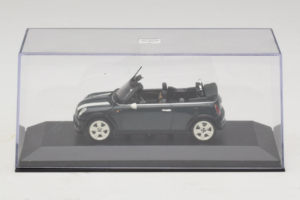 Mini Cooper Cabriolet Vert Avec Bande Blanche Minichamps 1:43 80420309093-R1 Métal — image 4 sur 5