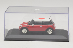 Mini Cooper Rouge Avec Drapeau du Japon Minichamps 1:43 80420309024-R1 Métal — image 4 sur 5