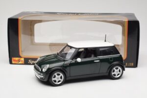 Mini Cooper Mk7 Vert Maisto 1:18 7271336 Métal — image 8 sur 8