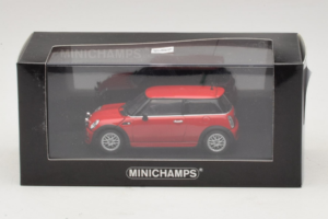 Mini Cooper One R50 Aero Rouge Minichamps 1:43 431138272 Métal — image 4 sur 4