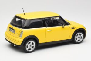 Mini Cooper One R50 Pack Aérodynamique Jaune Kyosho 1:18 80430148553 Métal — image 3 sur 8