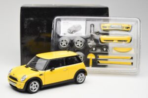 Mini Cooper One R50 Pack Aérodynamique Jaune Kyosho 1:18 80430148553 Métal — image 8 sur 8