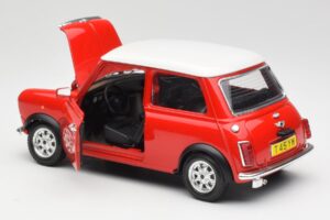 Mini Cooper Rouge Bburago 1:18 3379 Métal — image 5 sur 8