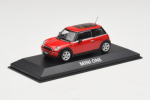 Mini Cooper Rouge Minichamps 1:43 MINI010 Métal — image 2 sur 4
